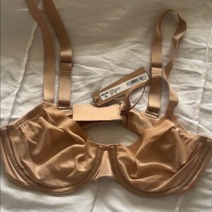 SKIMS Tan Bra with Adjustable Straps and Molded Cups